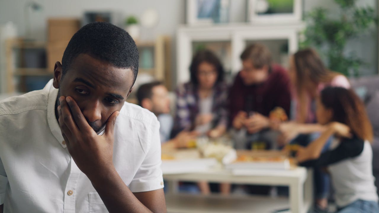 How to Deal with Someone Who Needs Constant Reassurance: Strategies for Supportive Interaction