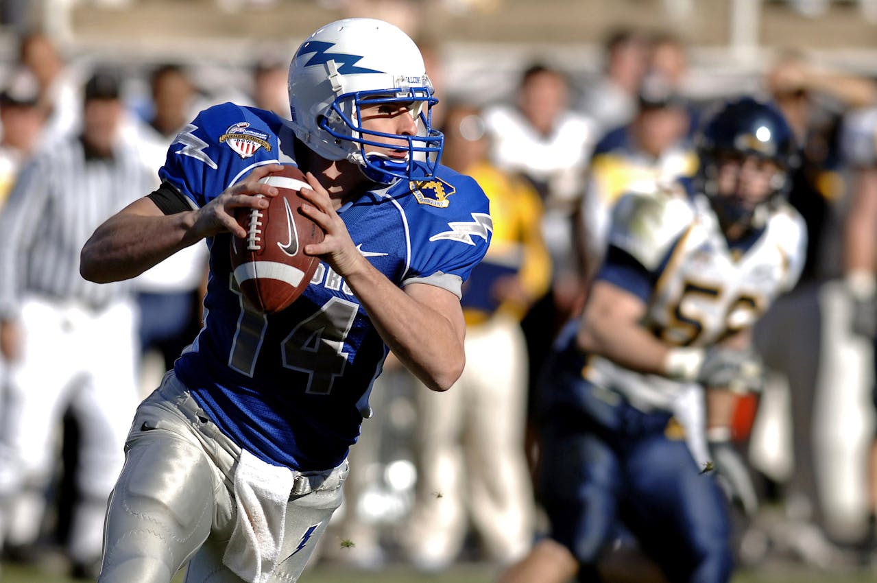 Mental Training for Football Players: Enhancing Focus, Resilience, and Performance