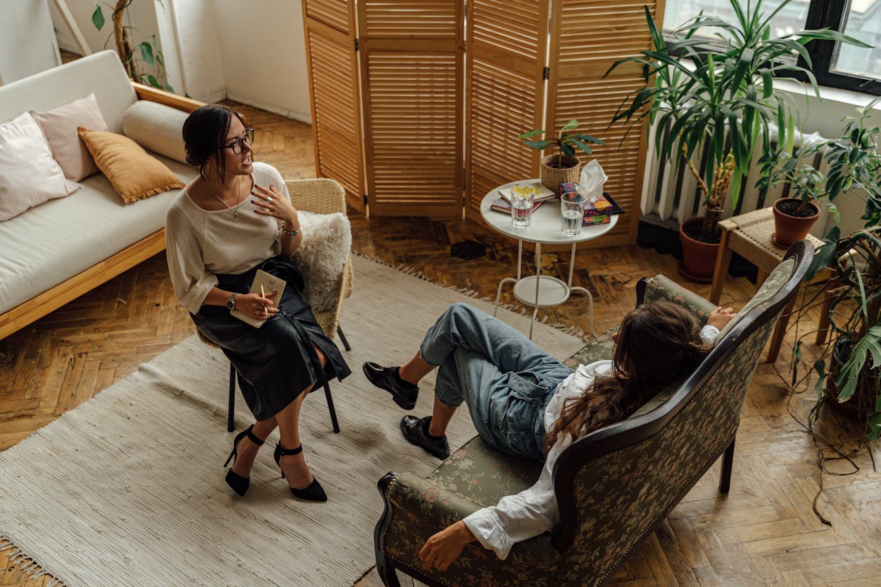 What Principle Underlies Cognitive-Behavioral Therapy?