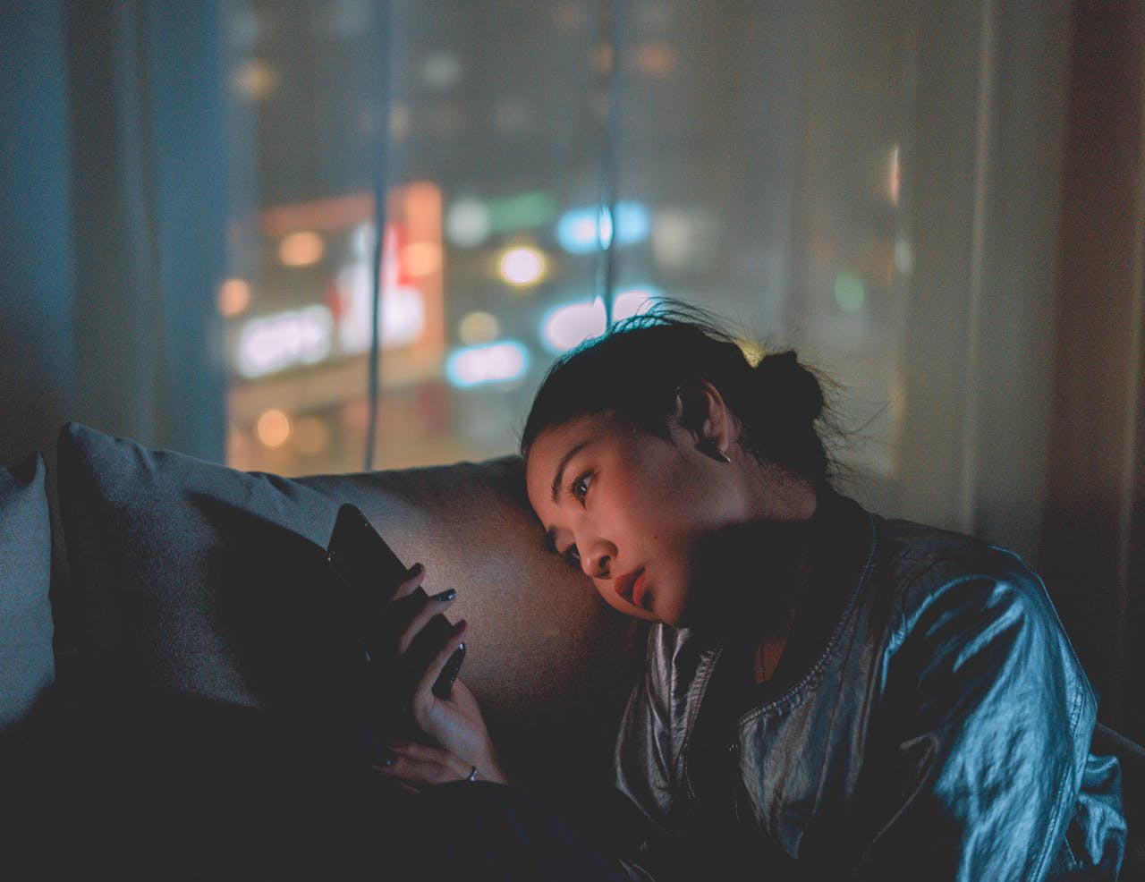What to Do When You Feel Lonely at Night