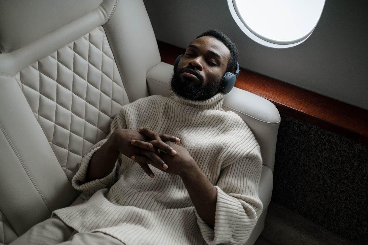 Jet Lag: How to Manage and Overcome This Sleep Disruption