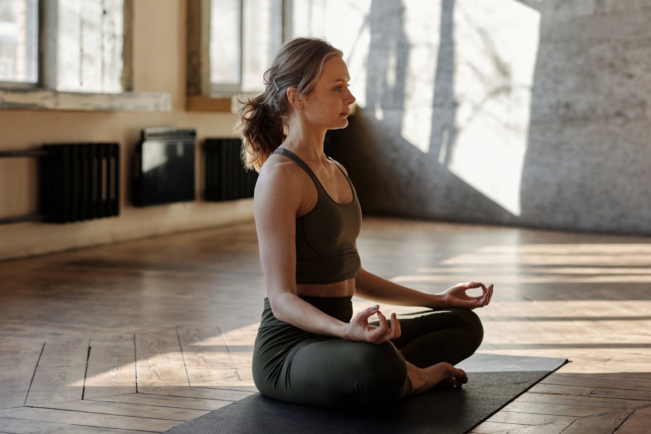 Hand Positions for Meditation: Enhancing Your Practice with Simple Gestures