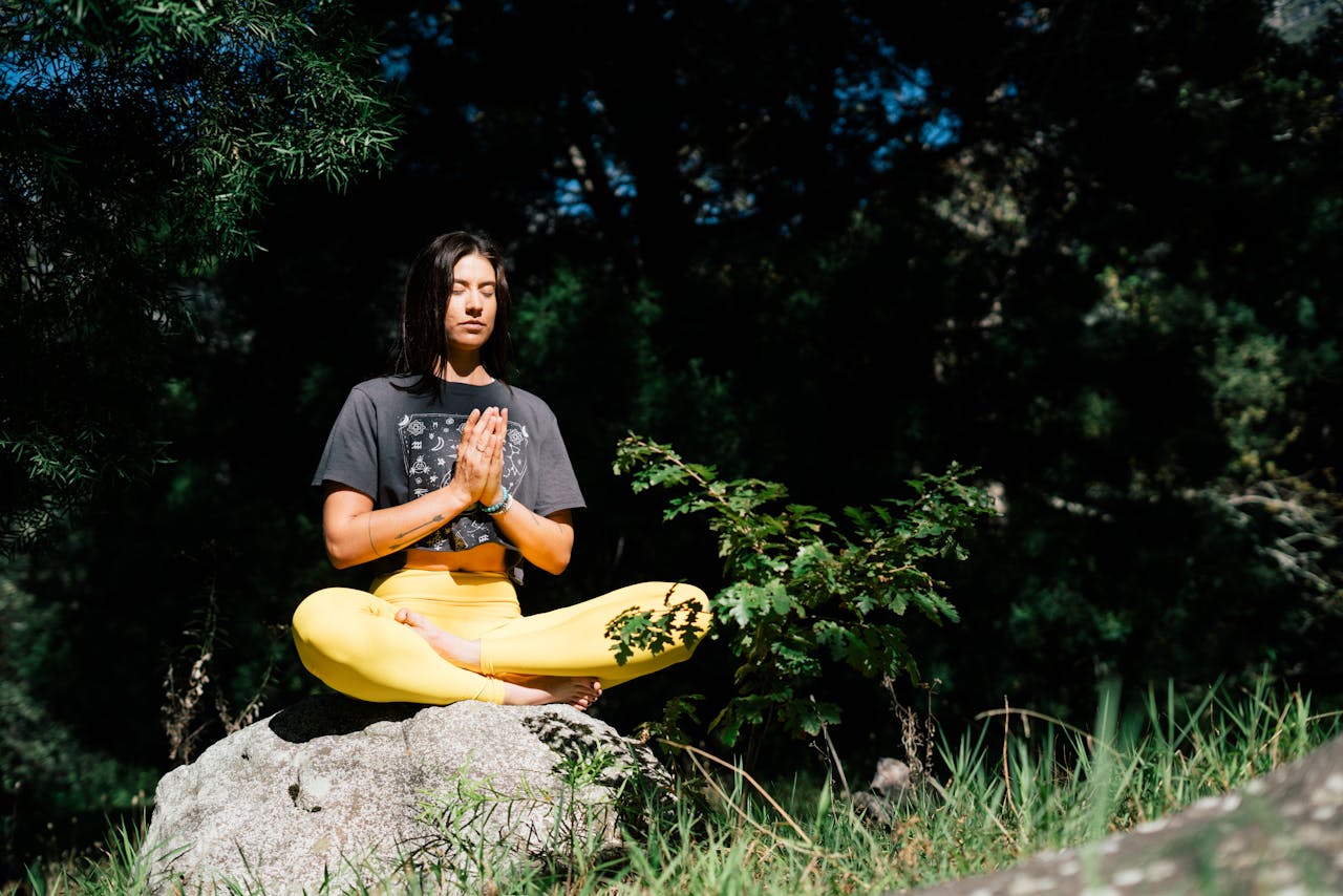 How to Go Into a Deep Meditation: A Guide to Profound Relaxation and Inner Clarity